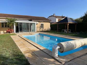 Cottage pour 6 personnes, avec piscine et jardin à Vic-en-Bigorre