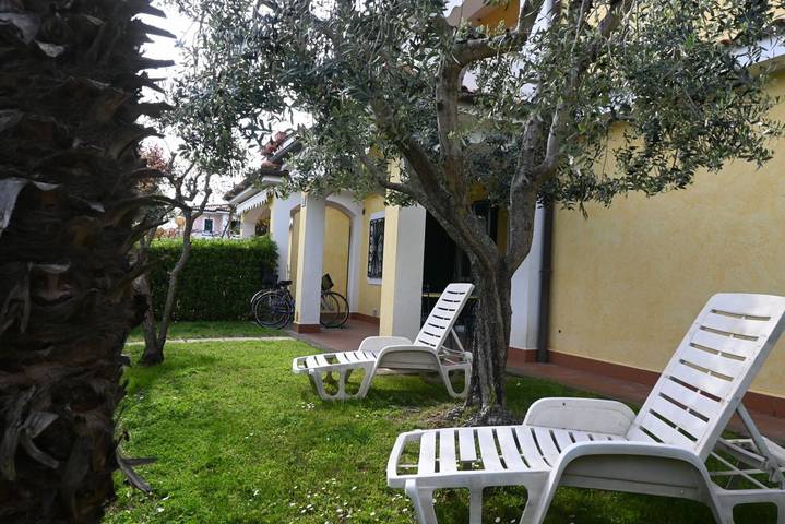 Entire apartment, P086 - Porto Recanati, villa with garden and terrace in Porto Recanati, Adriatic Coast Marken