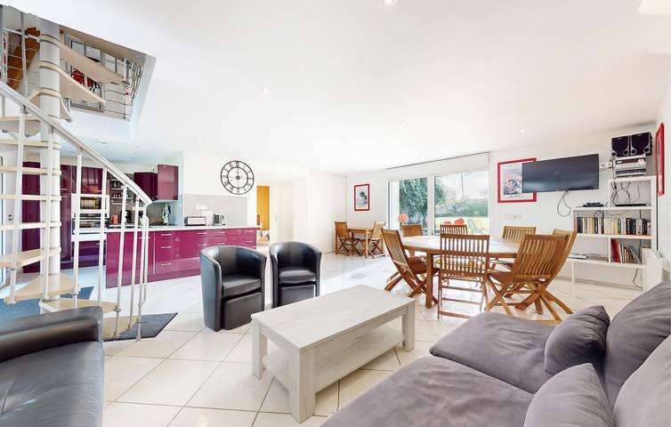 Location de vacances pour 11 personnes, avec sauna et piscine ainsi que jardin et terrasse à Rubercy - 3