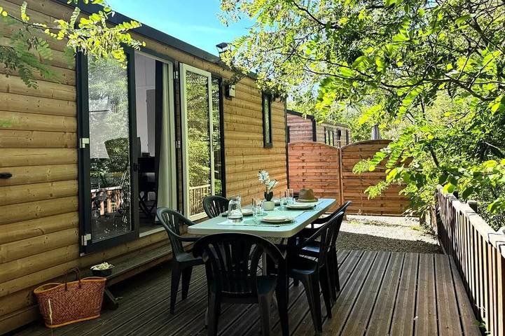 Camping pour 5 personnes, animaux acceptés à Bauduen