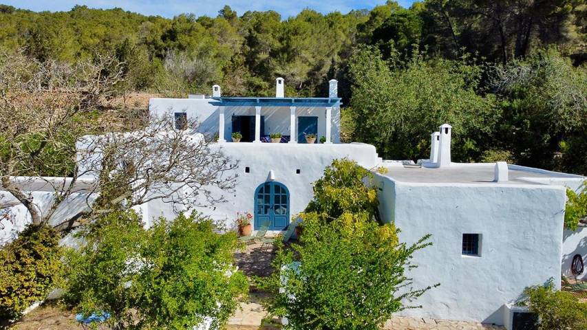 Ferienhaus für 8 Personen, mit Terrasse und Garten sowie Pool und Ausblick in St Llorenc de Balafia