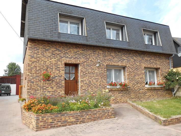 Gîte pour 10 personnes, avec Terrasse et Jardin