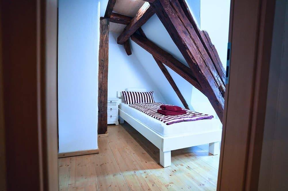 Romantisch wohnen mit Terrasse in der Innenstadt von Weißenburg für 3 Personen in Weißenburg in Bayern, Frankenalb