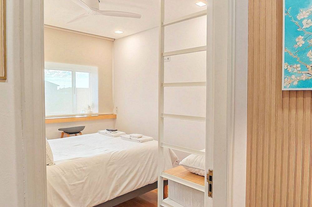 Entire apartment, Ihw 1-bedroom Apartment Sunny & Comfy in Espinho, Aveiro District