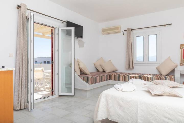 Location de vacances pour 5 personnes, avec jardin ainsi que piscine et vue dans Agia Anna - 2