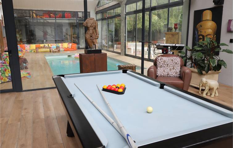 Location de vacances pour 12 personnes, avec sauna et jardin ainsi que piscine et terrasse à Breuillet (Essonne) - 4