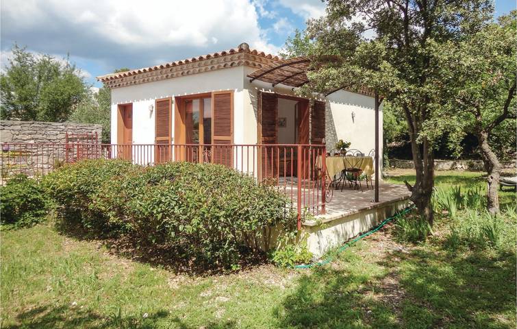 Gîte pour 4 personnes, avec jardin à Cazevieille