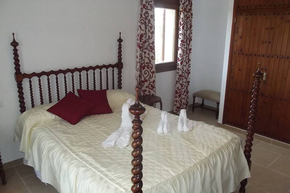 Komplett renovierte Villa mit privatem Pool, Solarium und Grill in Caló des Pou (Santanyí), Santanyí