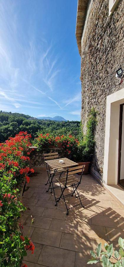 Location de vacances pour 2 personnes, avec terrasse et vue, animaux acceptés à Fontechiari - 4