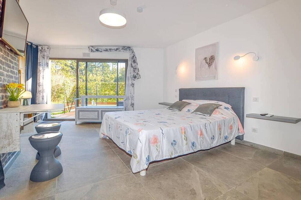 Appartement entier, Corse et Zen  Bulle Zen 25m² 2pers+ Bébé, terrasse Vue sur bois, pleine nature in Taglio-Isolaccio, Arrondissement de Corte