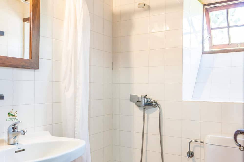 Una verdadera casa canaria creada en el duramen del pino canario in El Pueblo, Puntagorda