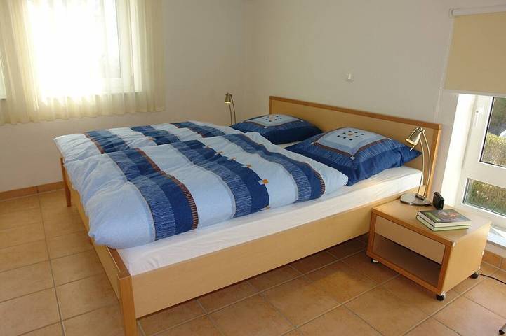 Ferienhaus für 6 Personen, mit Terrasse und Garten sowie Sauna in Binz - 3