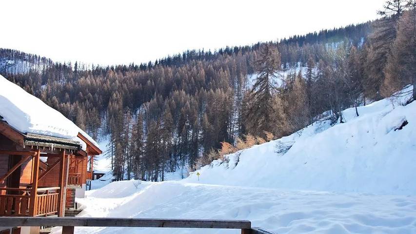 Gîte pour 6 personnes, avec balcon ainsi que piscine et vue à Puy-Saint-Vincent