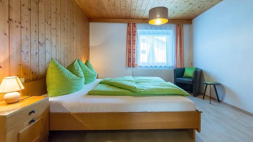 Gîte pour 4 personnes, avec Balcon et Terrasse ainsi que Jacuzzi et Jardin à Gortipohl - 4