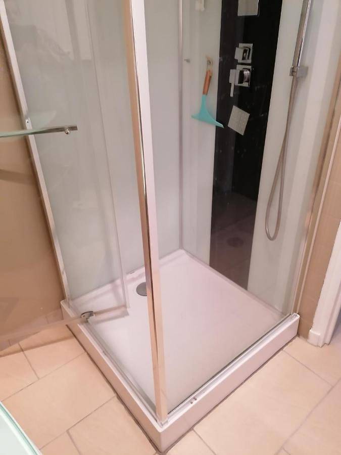 Double Room with Private Bathroom in Chaumont, Haute-Marne