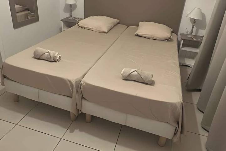 Gîte pour 4 personnes, avec jardin et piscine, animaux acceptés dans Le Pont du Gard - 2