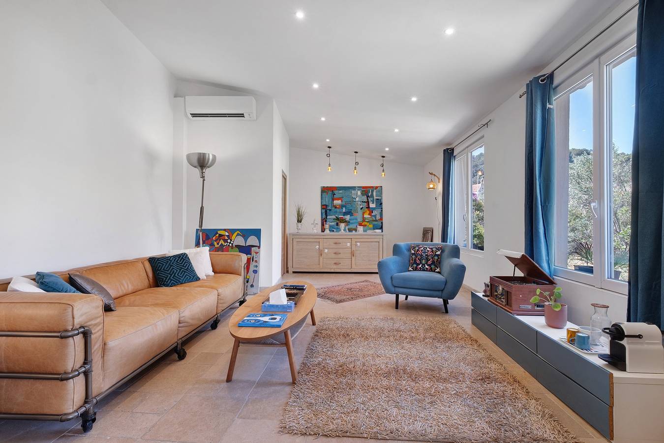 Appartement entier, Appartement 'Suzette' avec vue sur la montagne, Wi-Fi et climatisation in La Colle-sur-Loup, Côte méditerranéenne (France)