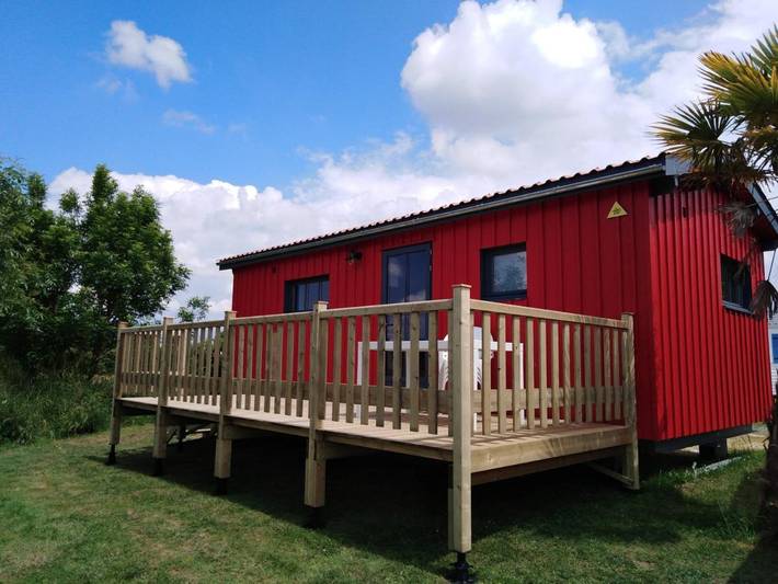 Camping pour 4 personnes, avec Terrasse et Jardin à Saujon