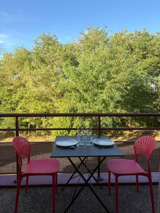 Appartement entier, One-Bedroom Apartment in Digoin, Région de Charolles
