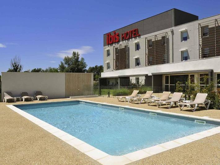 Hôtel pour 2 personnes, avec Terrasse ainsi que Jardin et Piscine