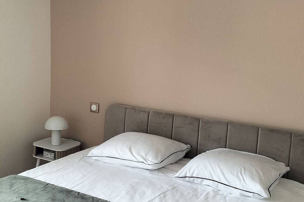 Quiet little haven 5 kms from the port of La Rochelle in Dompierre-sur-Mer, La Rochelle region