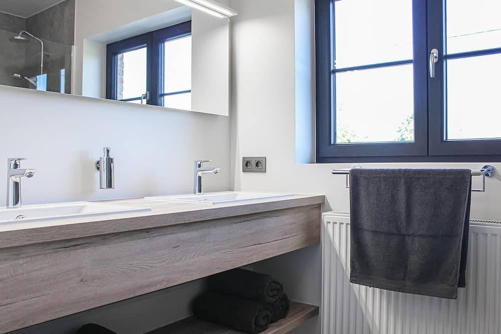 Amazing home in Diksmuide in Woumen, Diksmuide