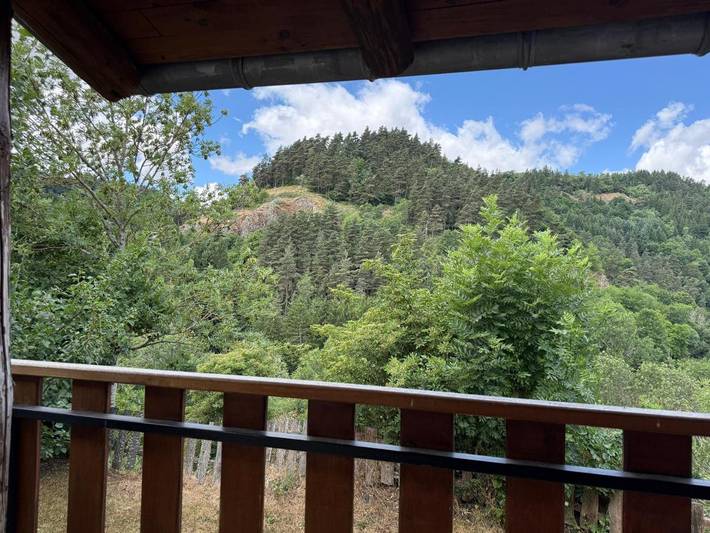 Location de vacances pour 11 personnes, avec vue et jardin, adapté aux familles à Arlempdes - 4