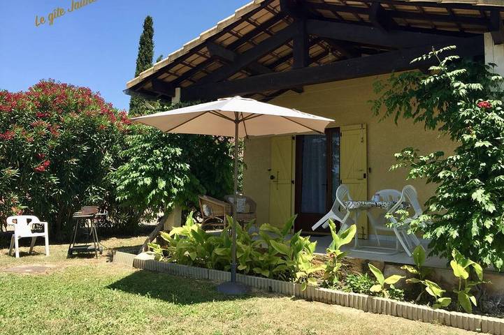 Location de vacances pour 4 personnes, avec terrasse et jardin, animaux acceptés à Pailhès