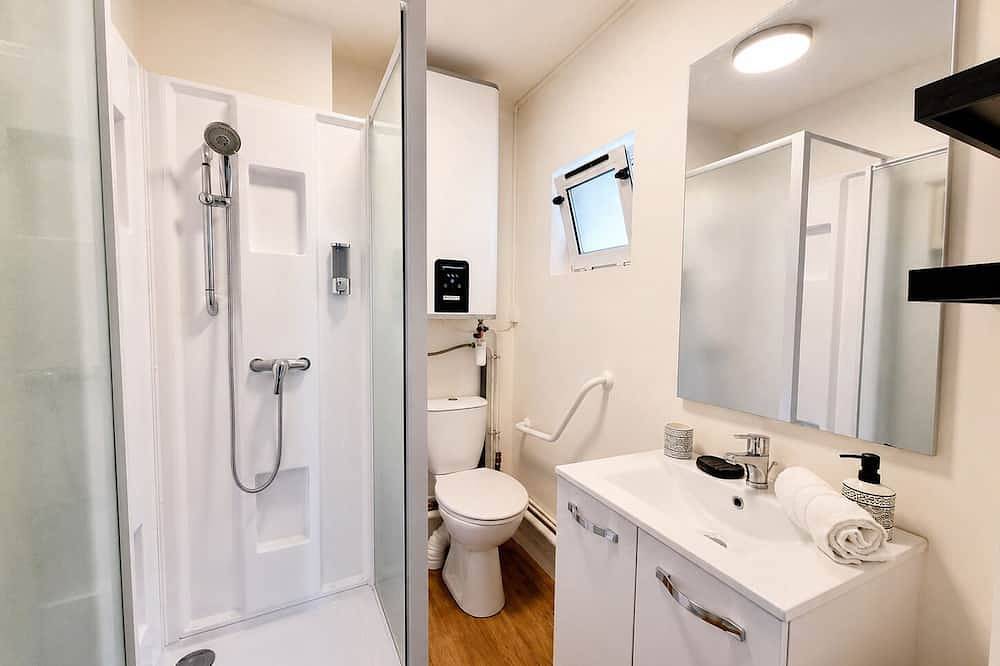 Apartamento entero, Apartamento-Estándar-Baño privado con ducha-Vista a la Ciudad in Angulema, Charente
