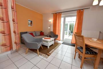 Ferienhaus für 4 Personen, mit Terrasse und Garten in Döse