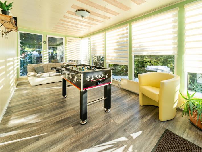 Ferienhaus für 10 Personen, mit Balkon/Terrasse und Balkon sowie Terrasse und Sauna in Elend