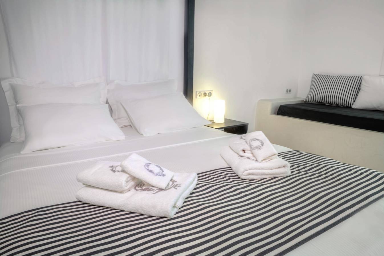 Ganzes Studio, Villa „Bridal Suite Lefkippi“ mit privater Terrasse, Wlan und Klimaanlage in Koufonisia, Kykladen