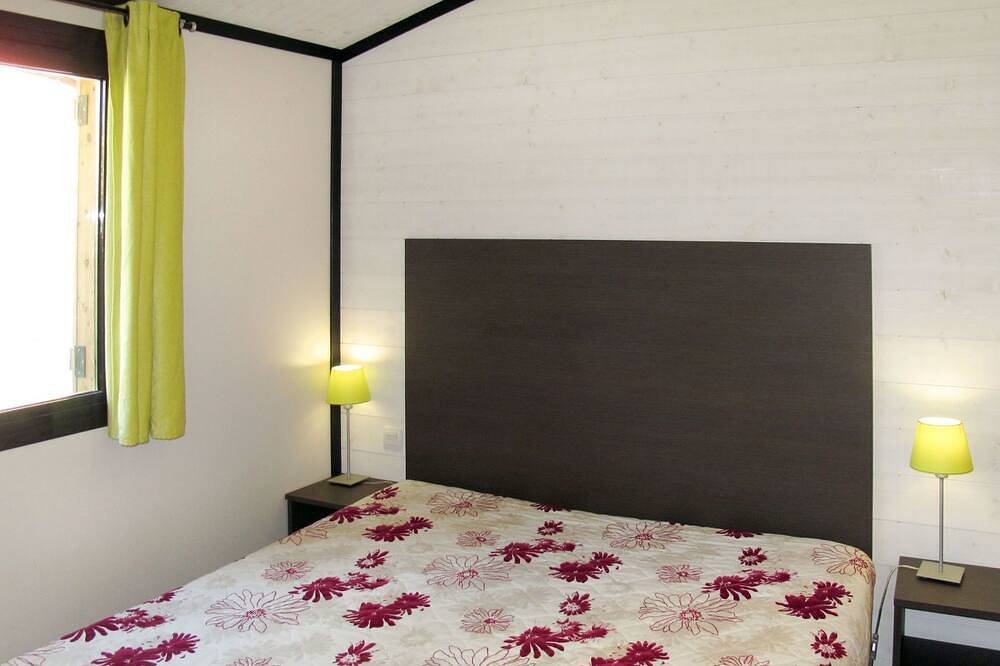 Stunning private villa for 6 guests with Wifi, A/C, pool, Tv, terrace and pets allowed in Solliès-Toucas, Toulon region