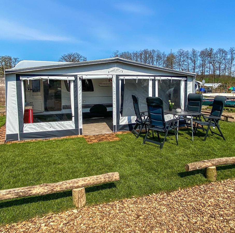 Mobile Home in Belauer See, Belau