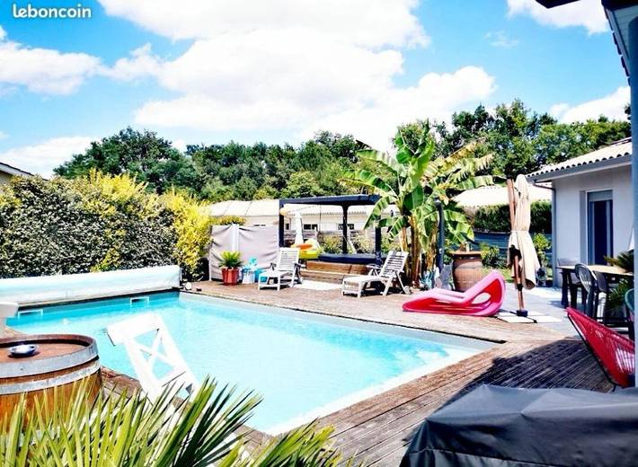 Location de vacances pour 15 personnes, avec Jacuzzi et Terrasse ainsi que Jardin et Piscine à Saucats (Gironde)