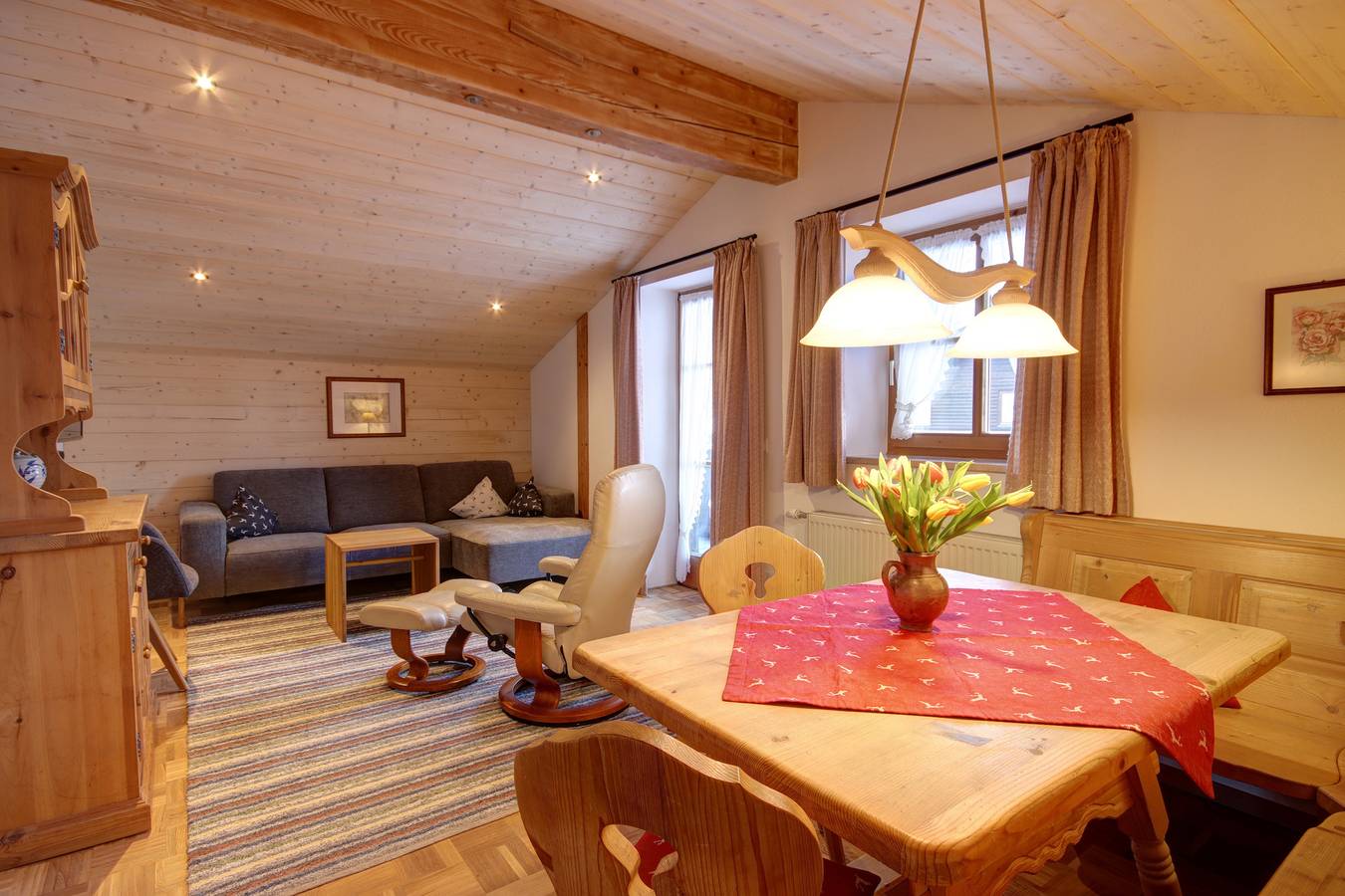 Ganze Ferienwohnung, Beim Bretzner - Chiemgau Karte - Dachgeschosswohnung Falkensee bis 4 Personen, 60 qm, 2 Schlafzimmer, Balkon, Tv in Inzell, Bayerische Alpen