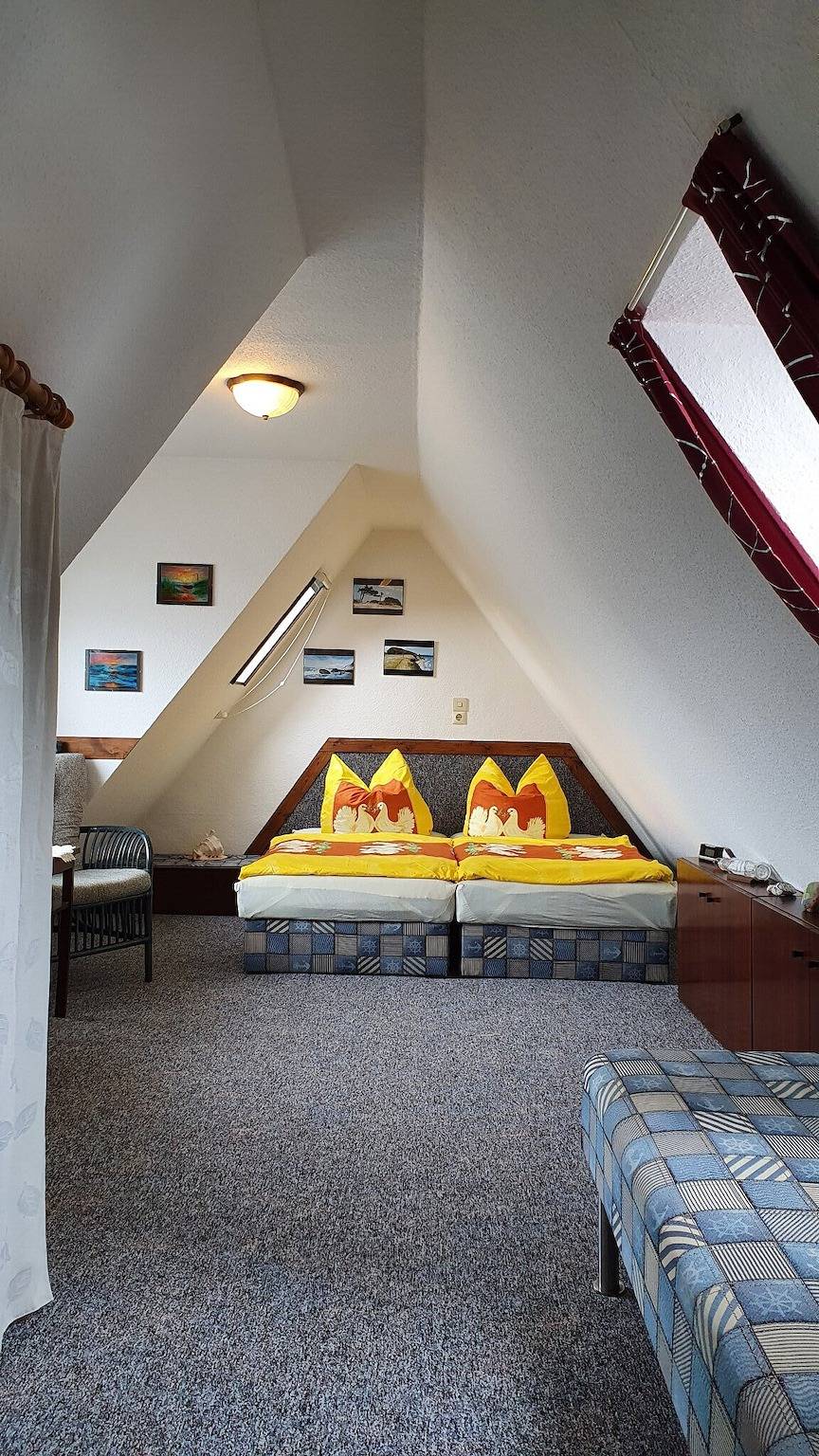 Entire apartment, Apartment 'Hiddenseeblick 1' with Sea View, Shared Terrace and Wi-Fi in Naturstrand Dranske, Ruegen