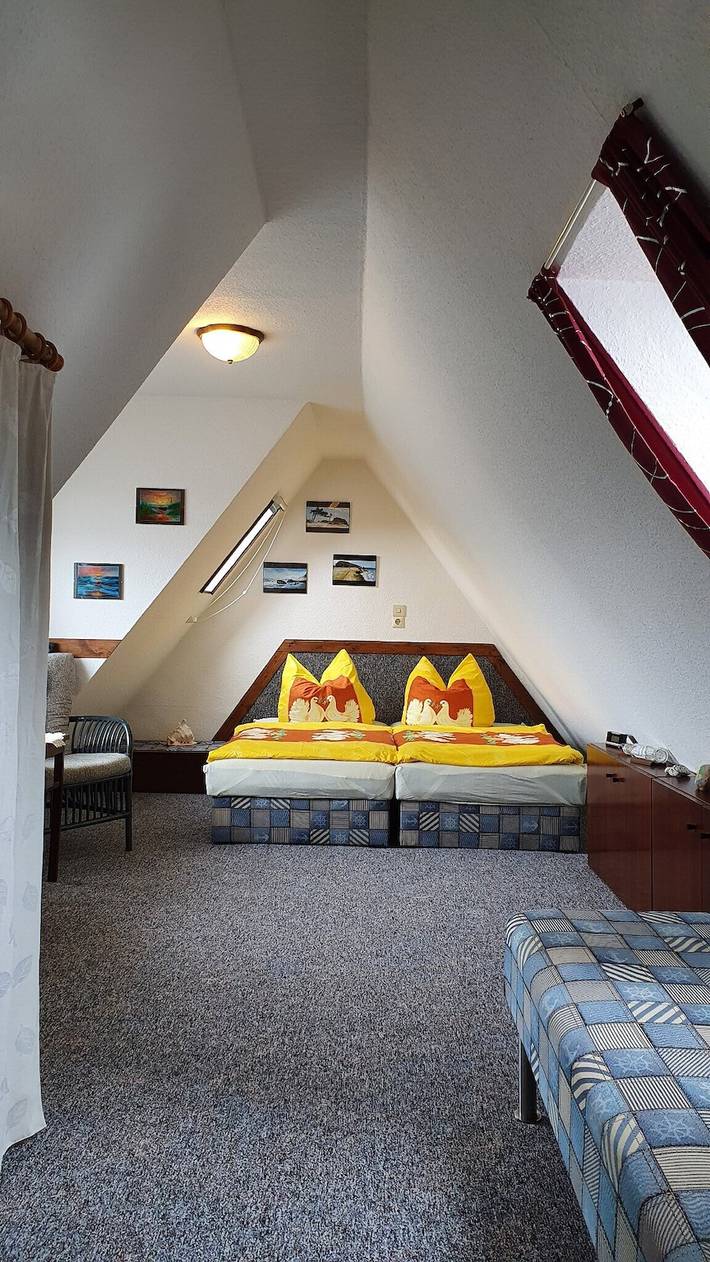 Appartement entier, Appartement 'Hiddenseeblick 1' avec vue sur la mer, terrasse partagée et Wi-Fi in Dranske, Région de Rügen