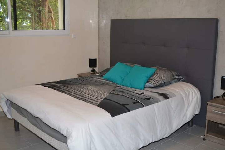 Urbaner Komfort in Tours: Geräumiges Gîte mit Pool, Ideal für Familien oder Freundesgruppen in Tours, Tours und Umgebung