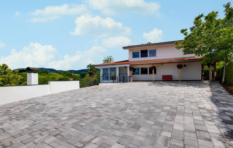 Chalet für 6 Personen, mit Terrasse und Garten sowie Ausblick, mit Haustier in Kroatien