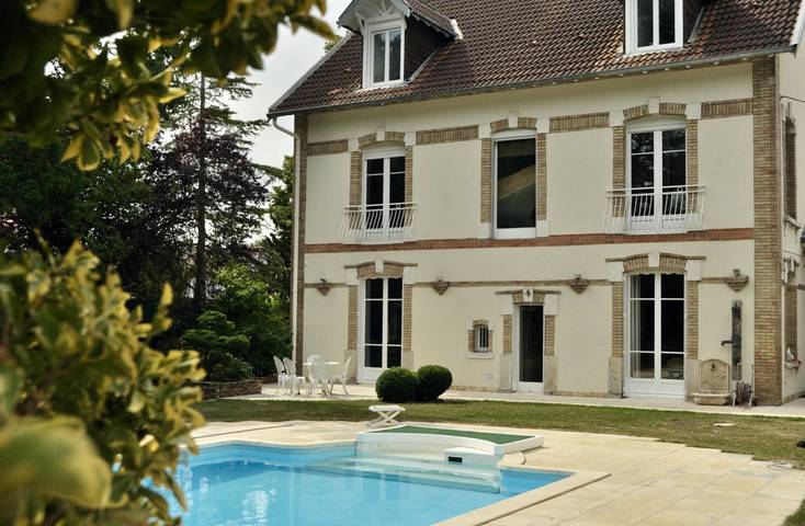 Chambre d’hôte pour 2 personnes, avec jardin et piscine dans Verdun