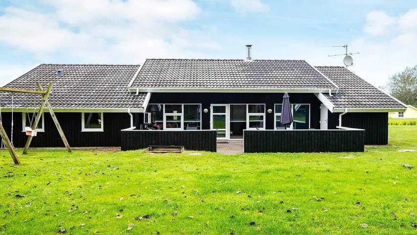 Ferienhaus für 11 Personen, mit Sauna und Whirlpool sowie Terrasse und Pool in Nordborg