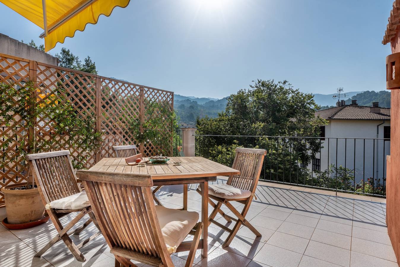 Entire apartment, Apartment Carla near the beach with spacious balcony, mountain view, Wi-Fi & air conditioning in Port de Sóller, Sóller