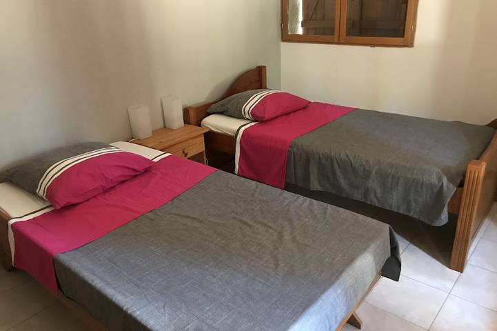 Location de vacances pour 6 personnes, avec jardin et terrasse à Villevieille - 2