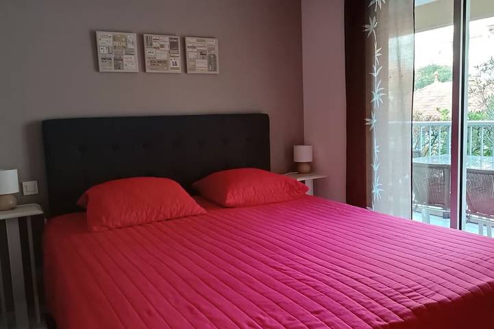 Appartement entier, A "2" pas du sable fin et des  commodités,T3,clim,Wifi fibre,2terrasses,parking in Fréjus, Côte méditerranéenne (France)