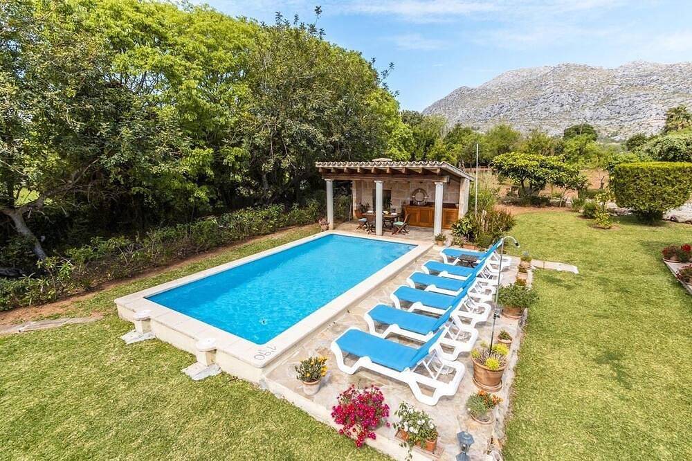 Finca Alegra per 6 persone, di cui max. 4 adulti, piscina, internet gratuito, in Pollença Città, Pollença