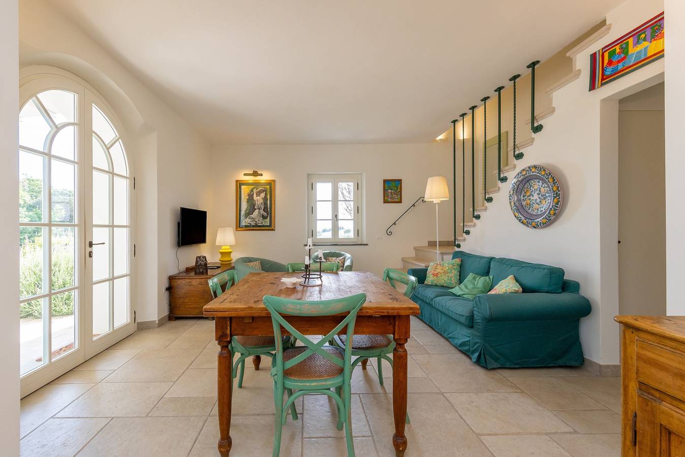 Entire apartment, Apartment 'Podere Terraviva - Apt Mimosa' with Sea View, Shared Pool and Wi-Fi in Riparbella, Etruscan Coast