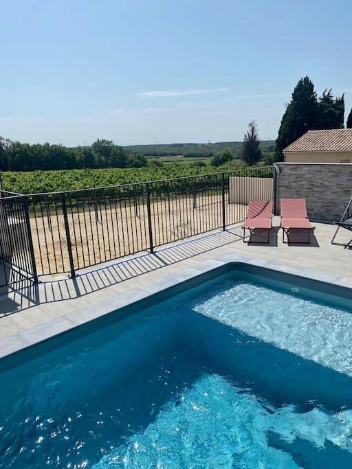 Location de vacances pour 6 personnes, avec terrasse et piscine ainsi que jardin et vue à La Bastide-d'Engras - 3