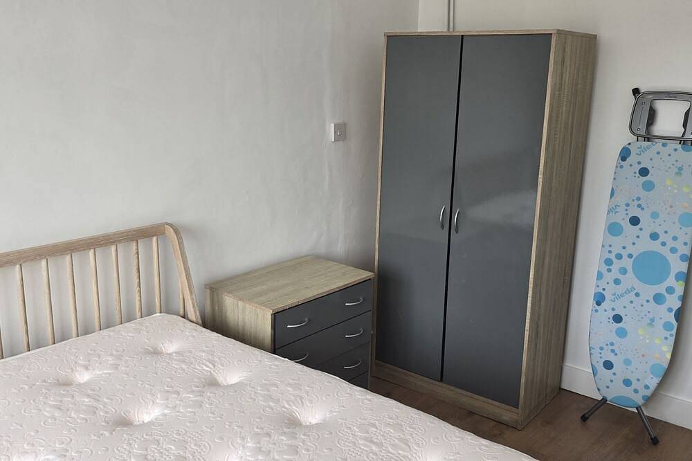 Entire apartment, Sav 1 Bed Flat Near Watford Town in Watford, Hertfordshire