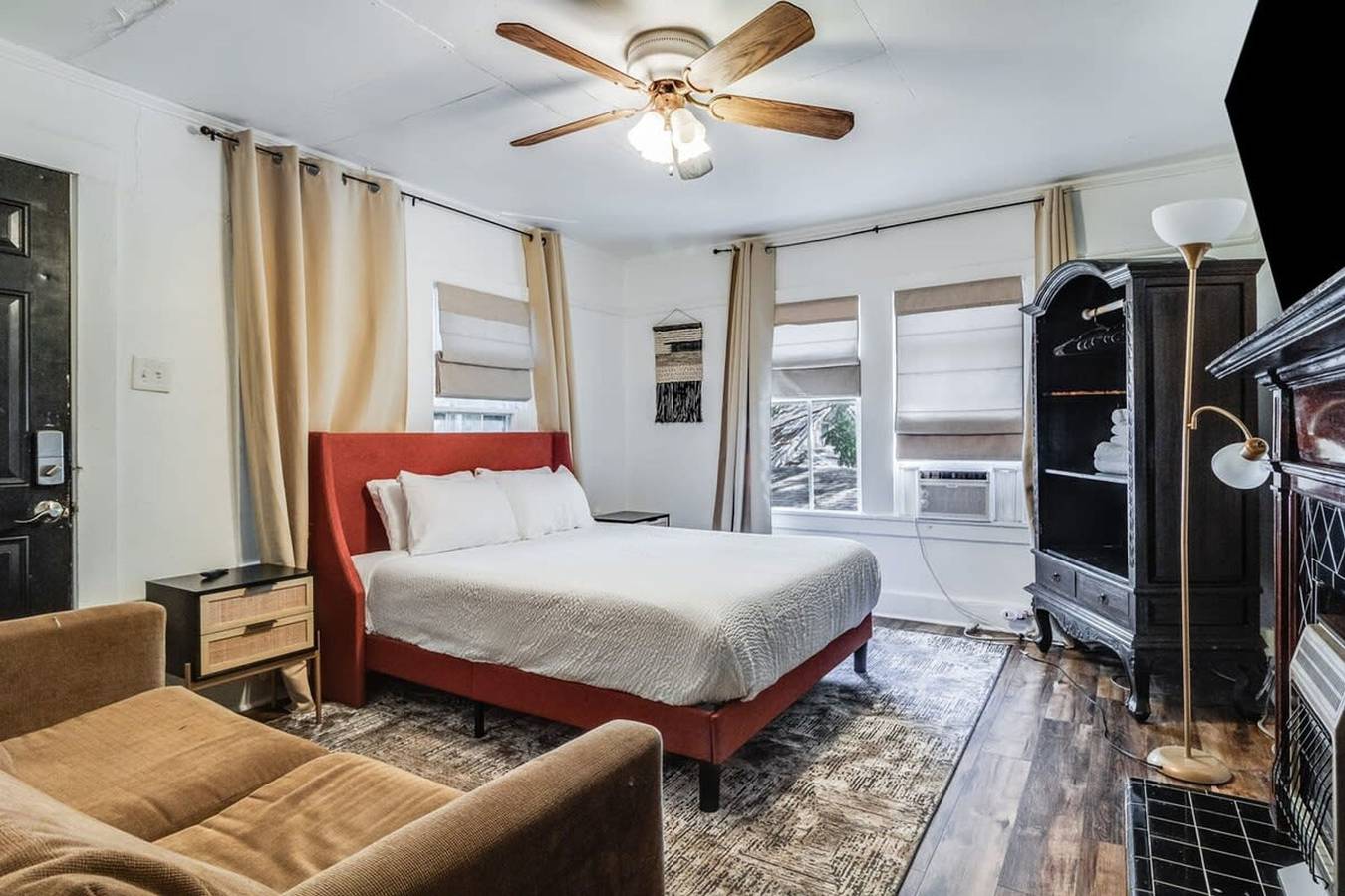 Vacation Rental for 2 Guests in Lafayette, Louisiana